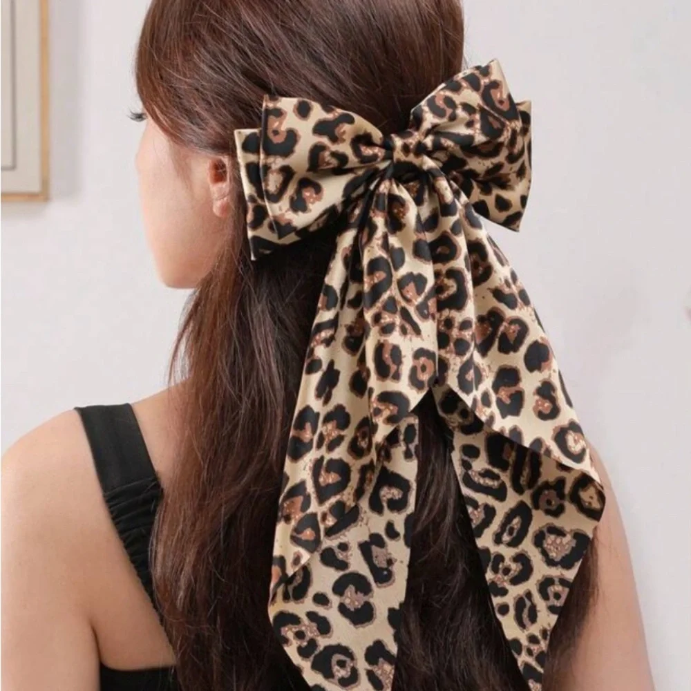 Anthropologie Cheetah Print Hair Bow - Picture 1 of 3